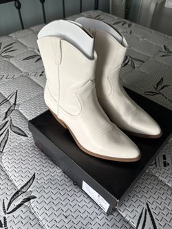 Size 8.5 Women’s boots