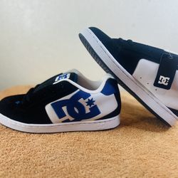 DC Court Graffik Men's size 9