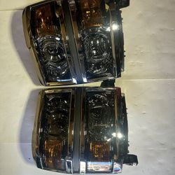  Chevy Silverado 1500 Headlight Year 2014-2015
