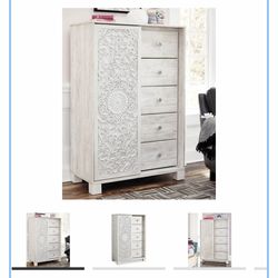 Armoire / dresser