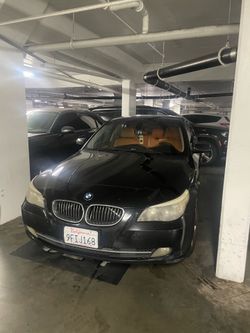 2008 BMW 528i Black w/ tan interior