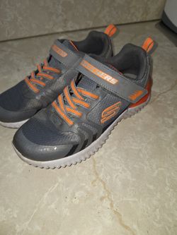Boys Sketchers Size2y  My Son Only Used Them Twice $15.⁰
