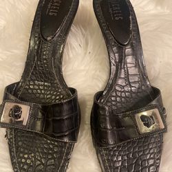 Nickels soft Black Mule Heel Shoes preowned sz 11 with silver Buckle see all photos