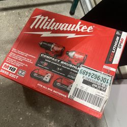 Milwaukee Drill Set 2 Ok