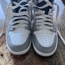 Bundle of Shoes CHECK DESCRIPTION 
