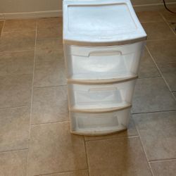 Cabinet Plastic 3 Drawer