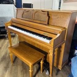 Baldwin Oak Upright Piano- 550$
