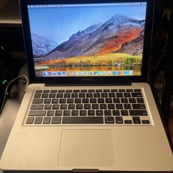 Macbook Pro 2012 Mid 2012 13 Inch 2.5 Ghz I5 4 GB Ram and 500 GB Hard Driver wirh Charged 