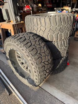 35x13.5R20 Tires and Wheels
