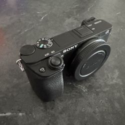 Sony Alpha a6300 Mirrorless Digital Camera (Body Only, Black) (24.2MP, 4K30 & 1080p120 Recording)