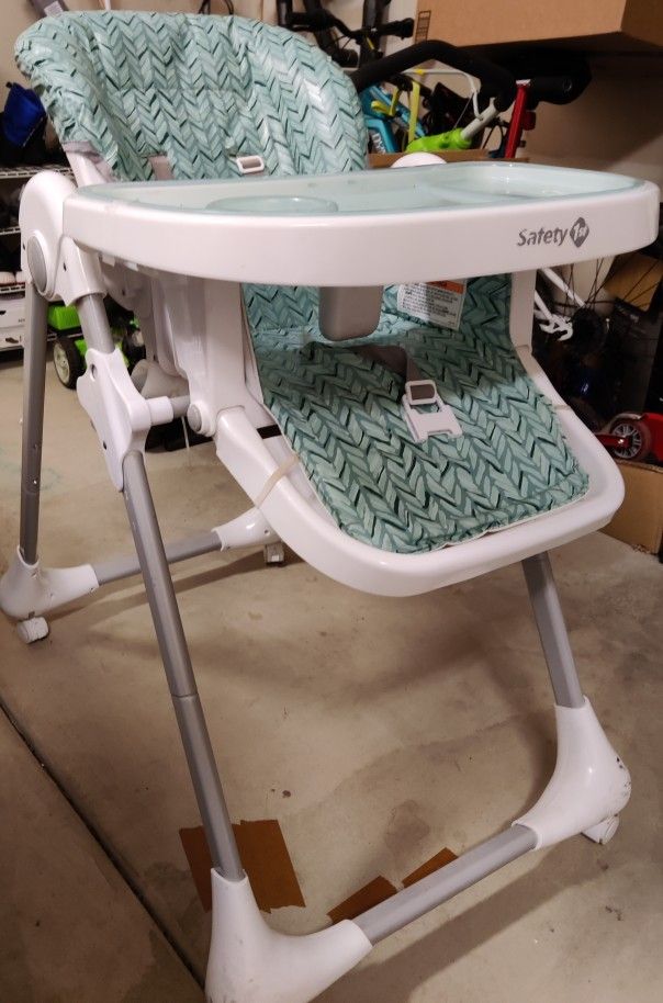Safety First high Chair for Sale in Bothell, WA OfferUp