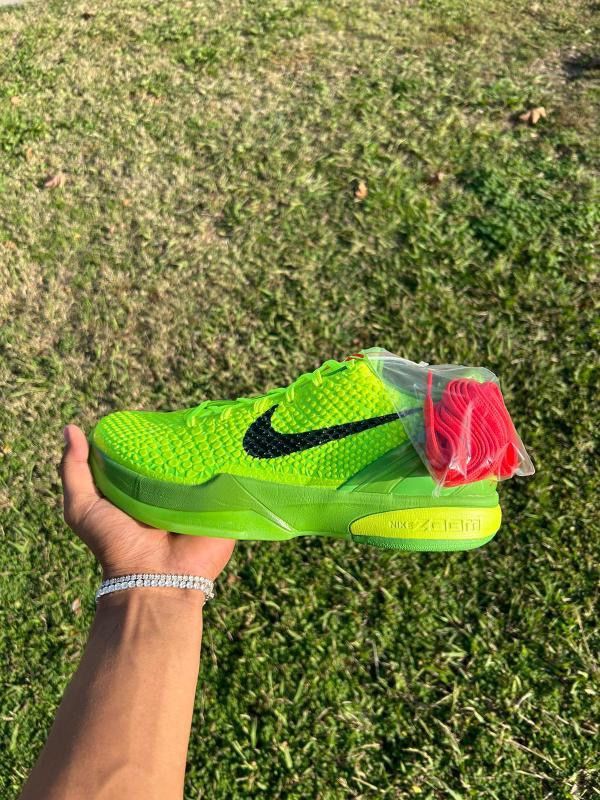 Nike Kobe Grinch 