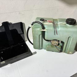 Yamaha 2-Stroke Oil Tank, Pump & Tray