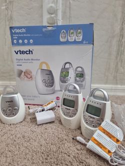 Baby Montior - 3 units -VTech DM221-2 Digital Audio Baby saftey Monitor