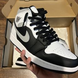Air jordan 1 Mids SZ/8.5 