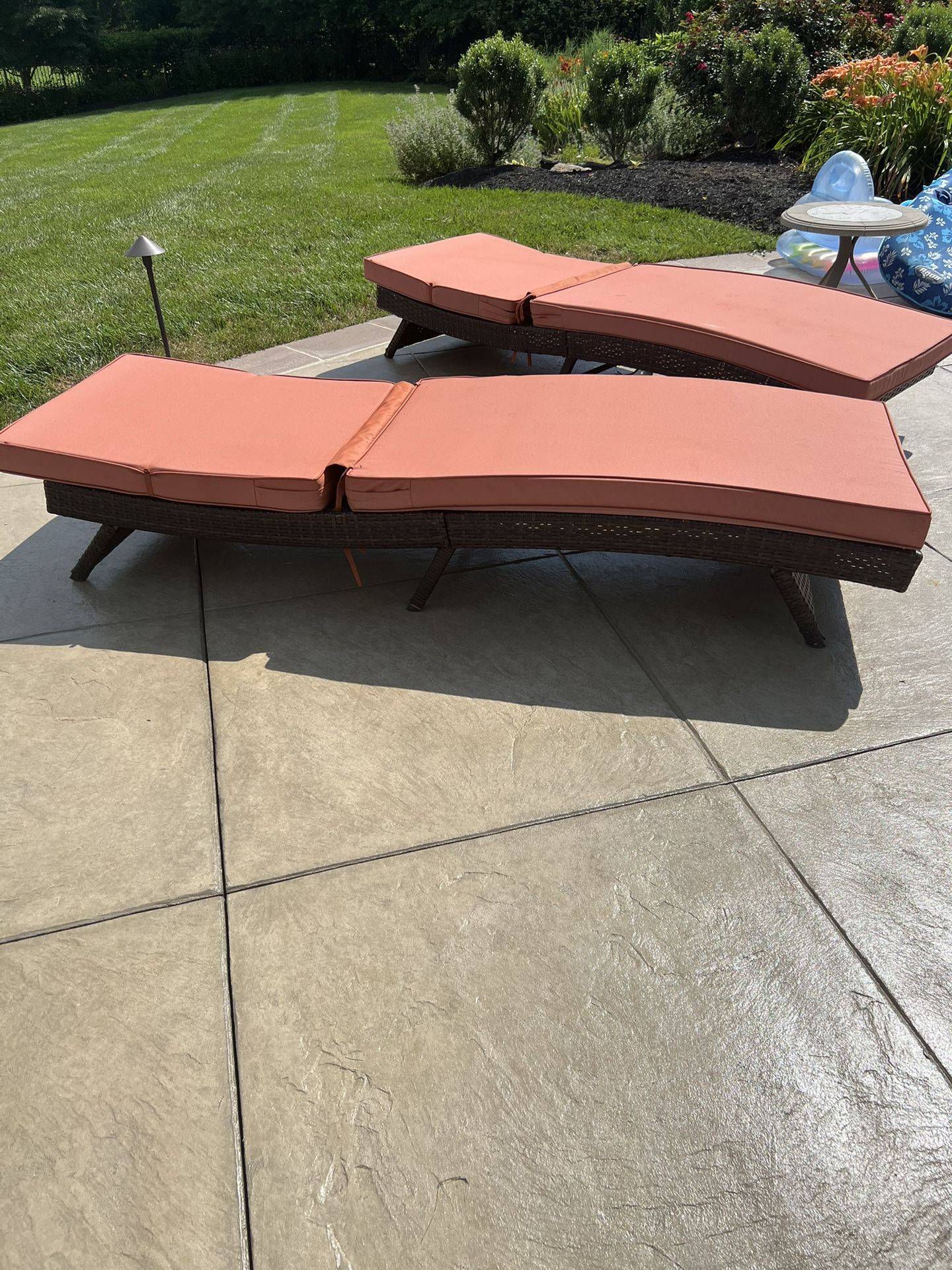 2 Outdoor Chaise Lounge Chairs with 3" cushions