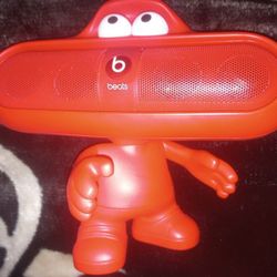 Beats Pill With Stand