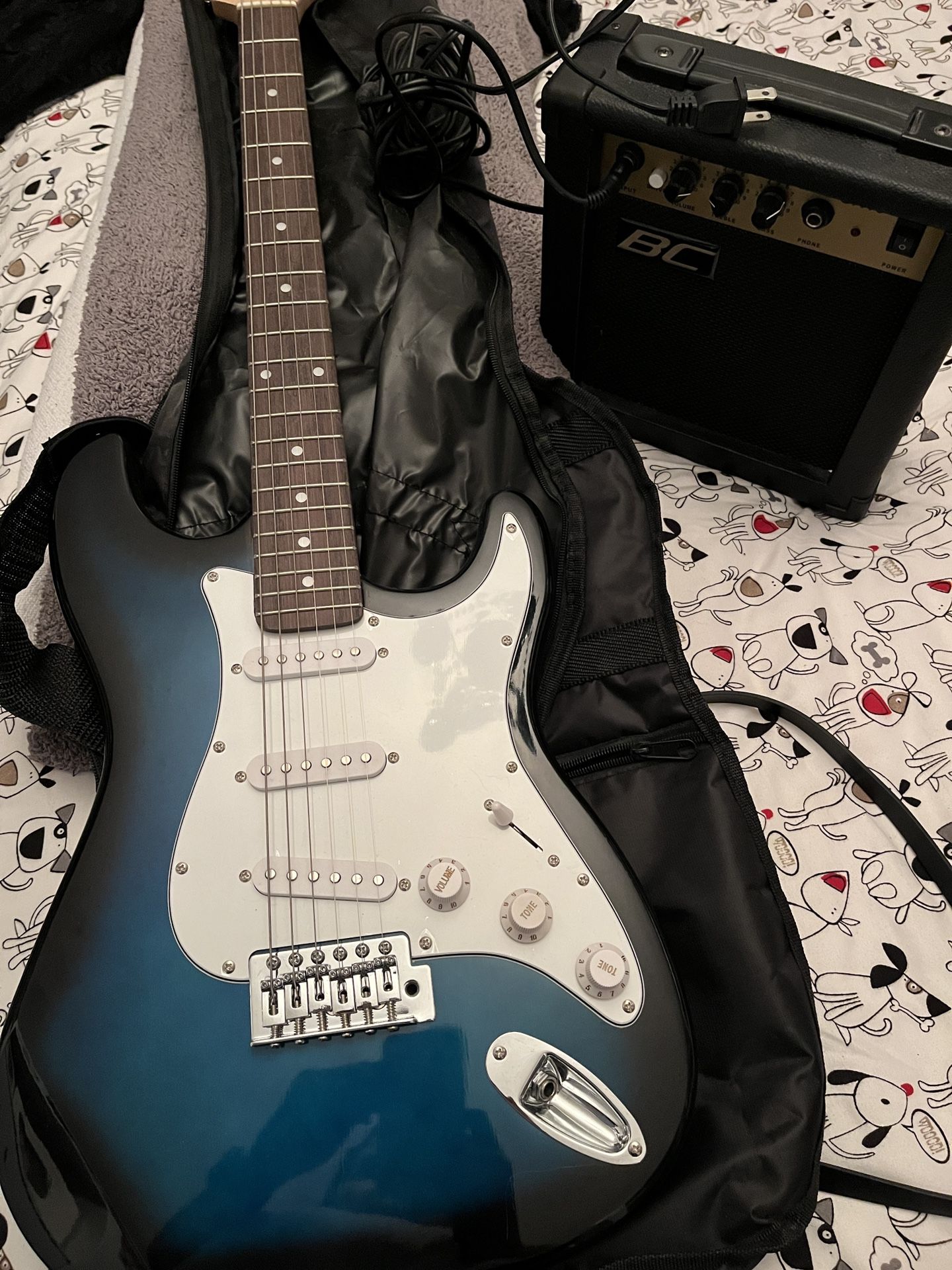 Used - Beginner Electric Guitar - Hollywood Blue No