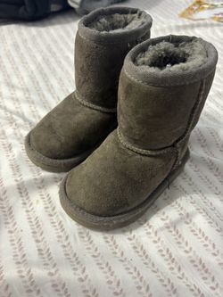 Uggs 6c