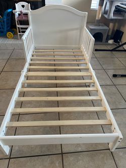 Toddler bed frame