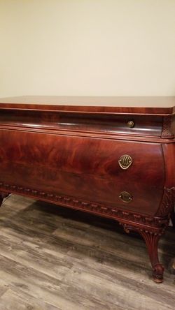 Antique dresser set (4-piece)