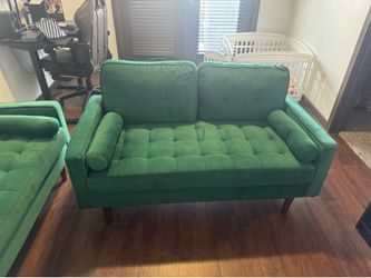 2 green couches MUST GO BY WEDNESDAY