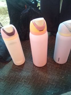Owala water canteen water bottle