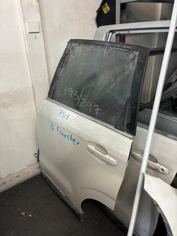 Subaru forester 2016 left and right doors