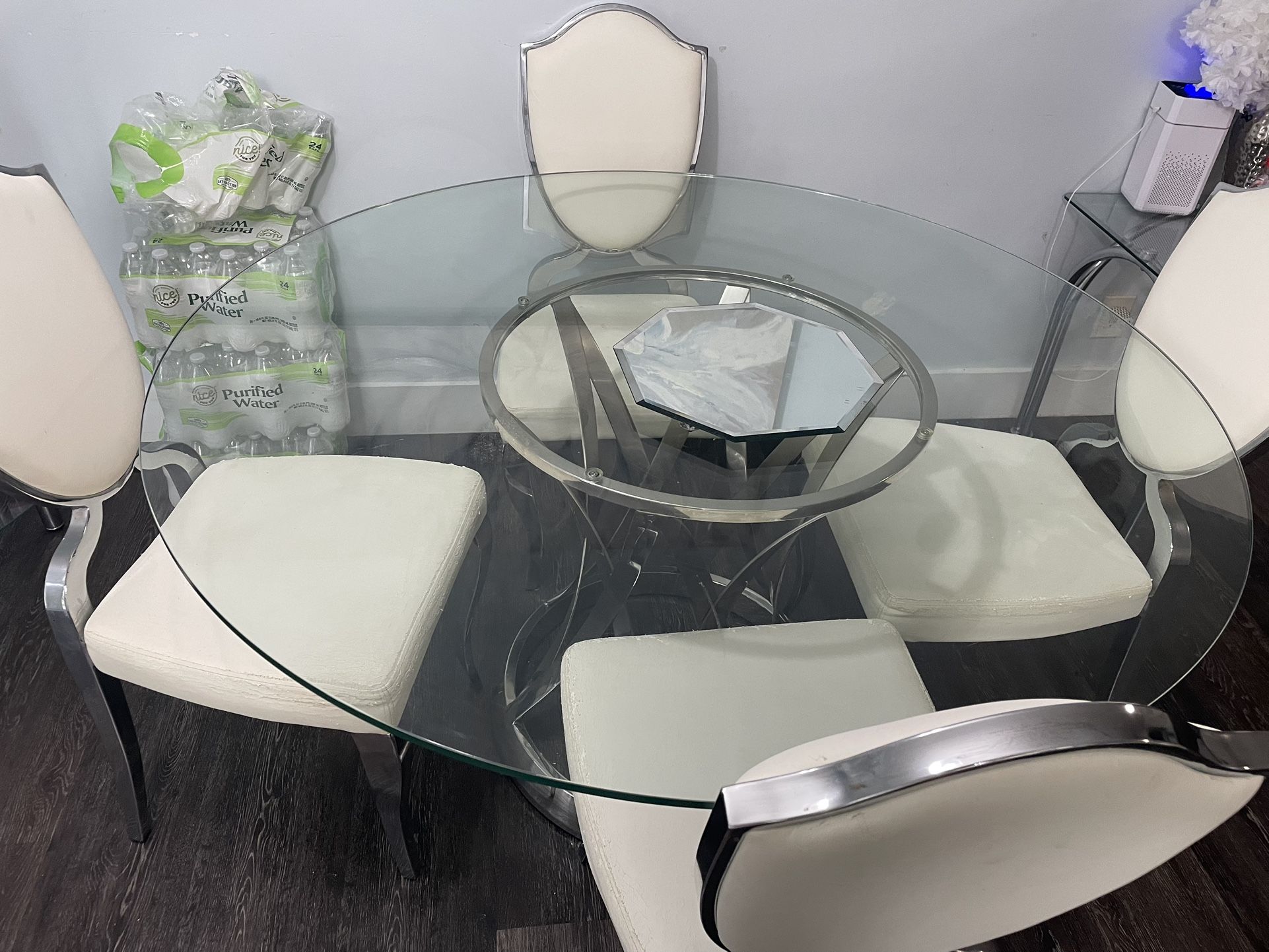 White Round Kitchen Table Set 4 Eldorado