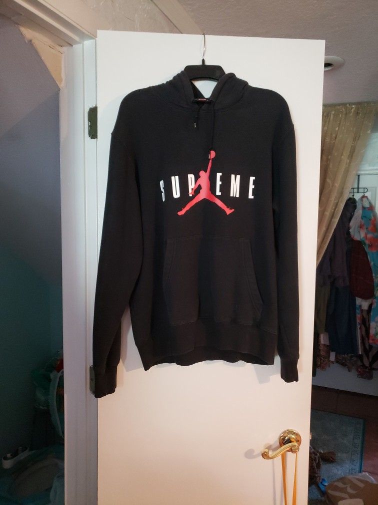 Authentic supreme hoodie great condition