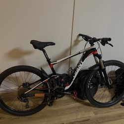 Giant Mountain Bike 27 1/2