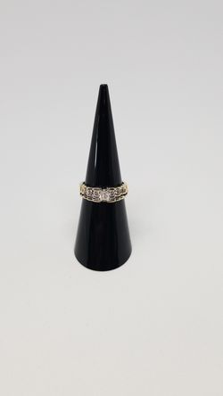 WOMENS 14K W/Y gold And Diamond engagement ring