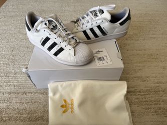 New Adidas White & Black Superstar Swarovski W Gold Logo Bag men’s size 6, woman’s 7.5, not jordan, Nike, supreme, Union, Kobe, Travis Scott