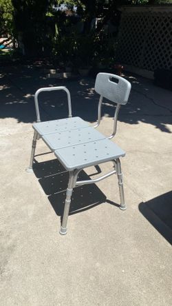 Midline transfer bench for tub or shower