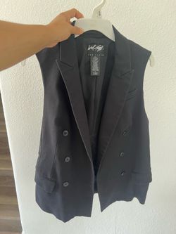Black women vest size 6 (fits medium)