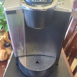 Keurig B60 Single‑Cup Brewer with K‑Cup Storage Drawer – Excellent Condition  