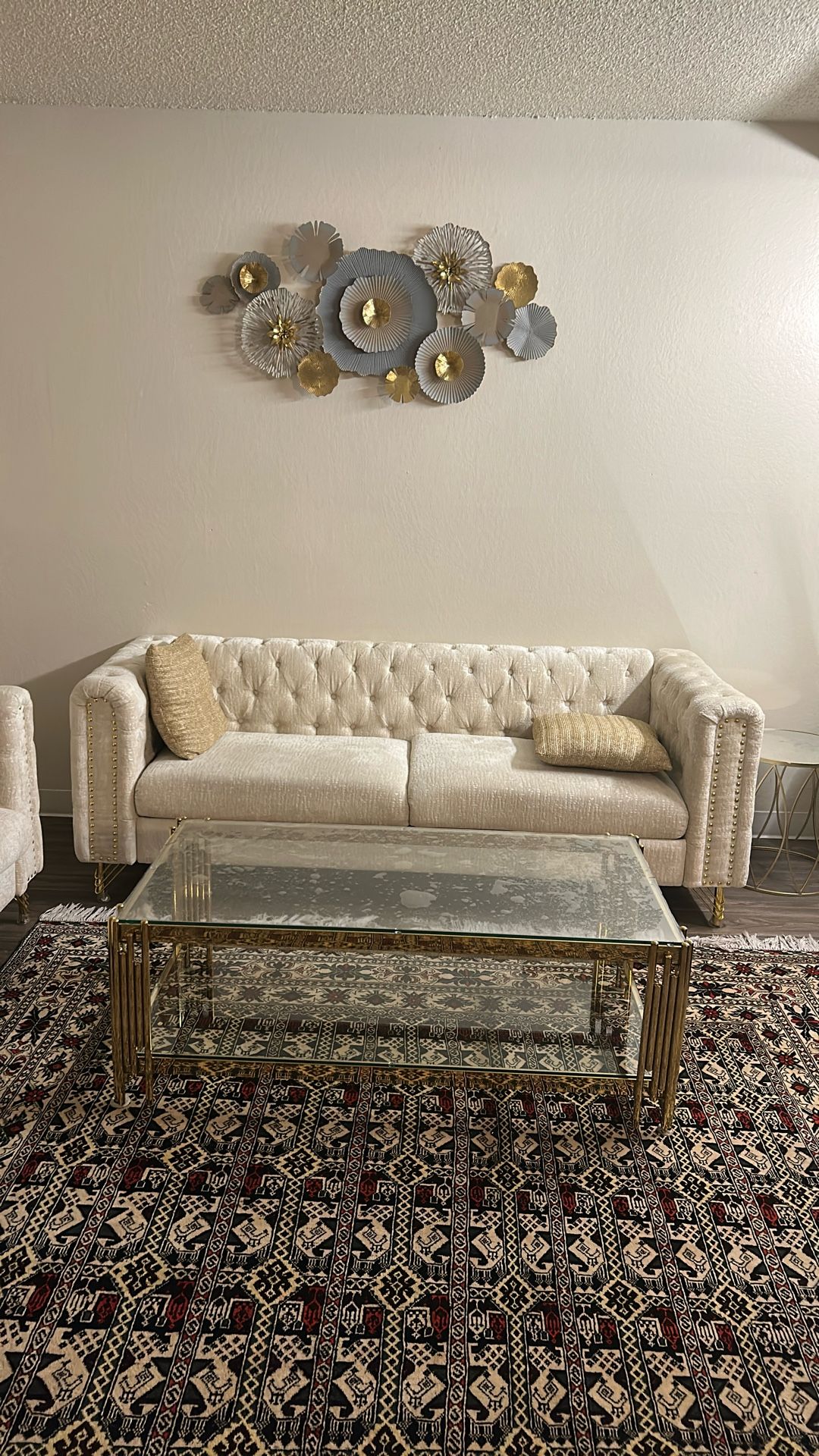 3 Persons And 2 Persons Luxury Couch For Sell 