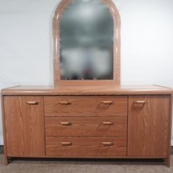 Dresser With Mirror