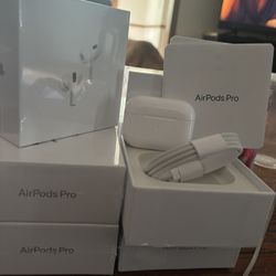 Apple AirPods Pro 2nd Generation MagSafe Wireless Charging Case (USB-C) - White