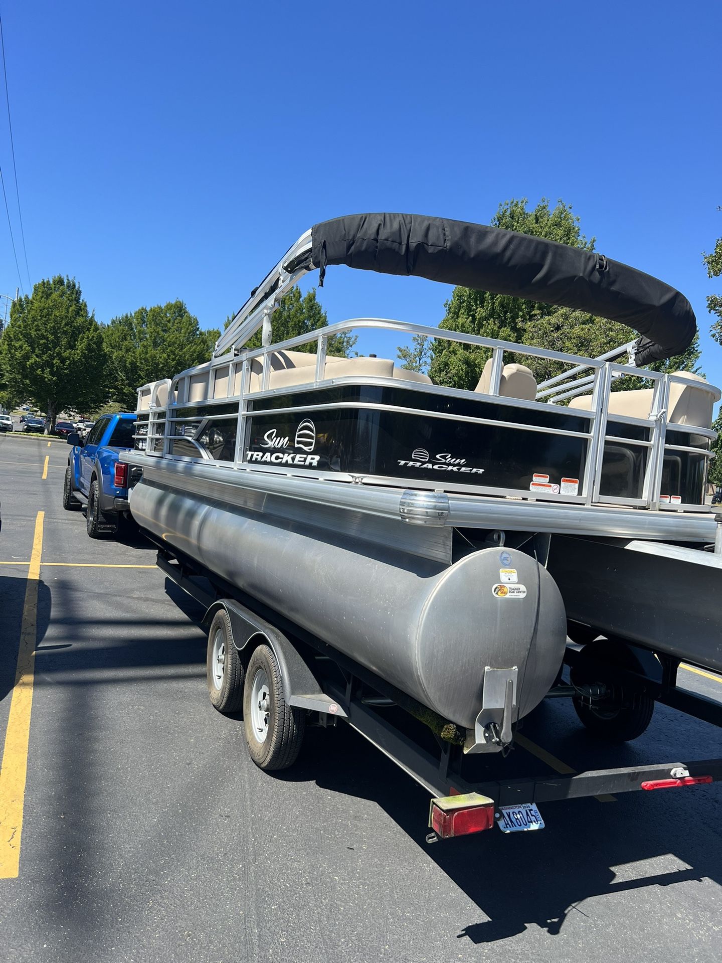 Pontoon Boat 