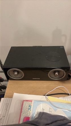 FREE - Samsung DA-E570 Wireless Dual-Docking Speaker System
