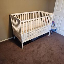 Convertible Baby Crib with Mattress 