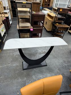 Modern Black Marble Console Table - Stylish Curved Entryway Accent Desk with Round Base, Perfect for Hallway & Living Room - 47" Contemporary Design