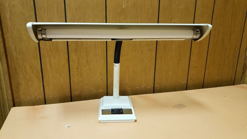 Vintage Desk Lamp - Works