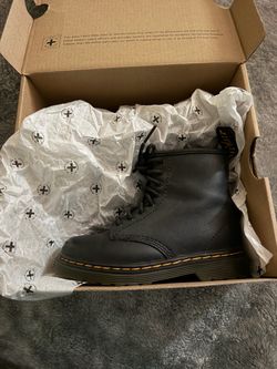 Dr. Martens Aprile Combat Boot