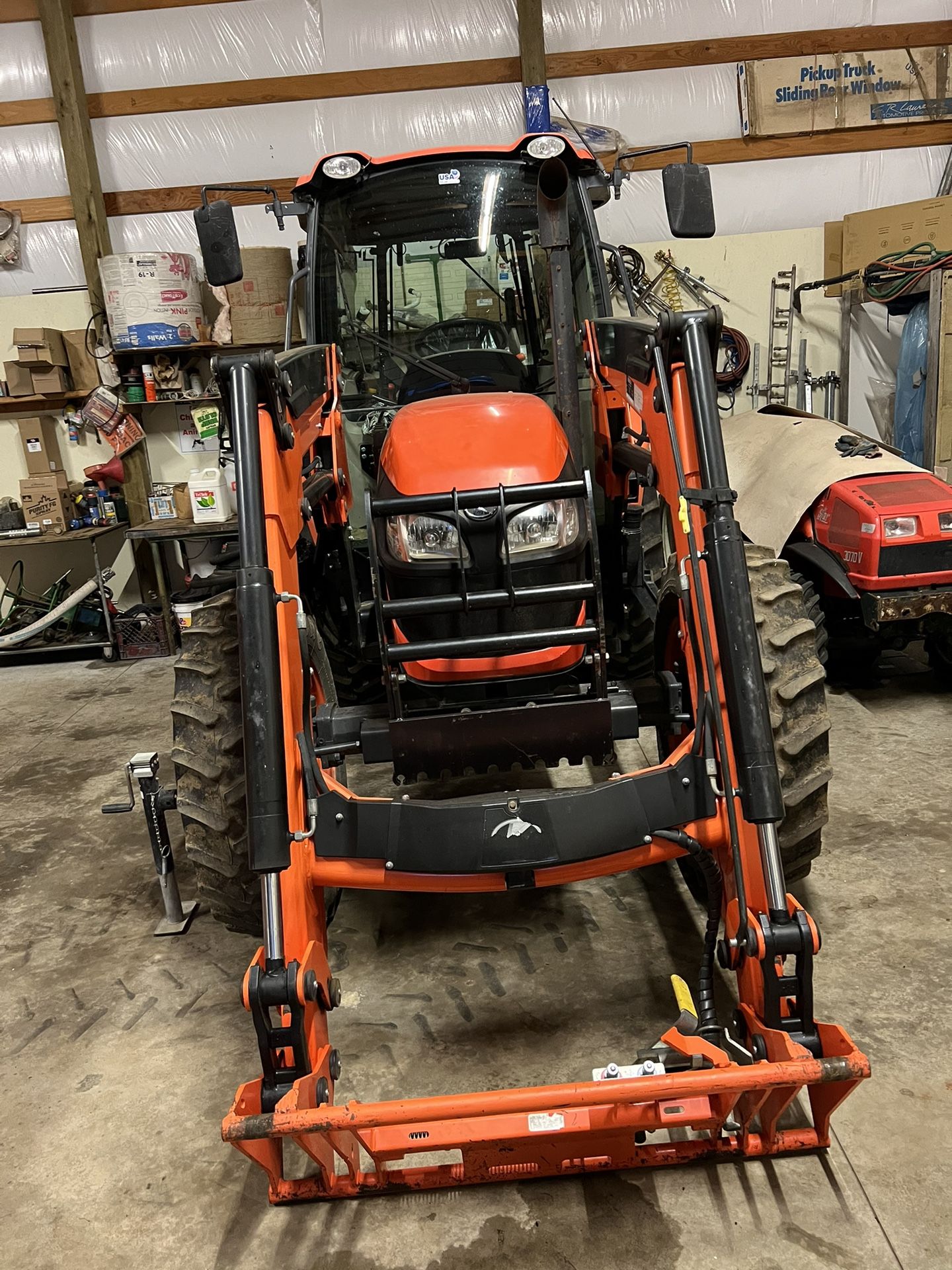 Kubota Tractor 8560