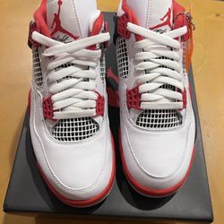 Jordan 4 fire red (2020)