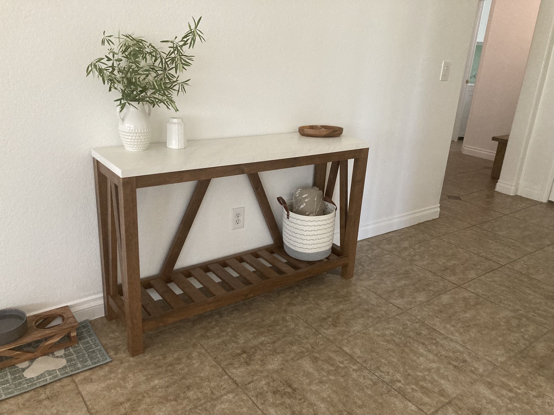 Console entry table