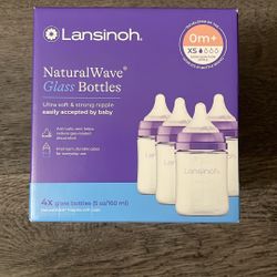 Lansinoh Anti-Colic Baby Bottles, BPA-Free Plastic, 5 Ounces, 4 Count, Slow Flow Nipples (Size S), Breastfeeding Bottle with NaturalWave Design