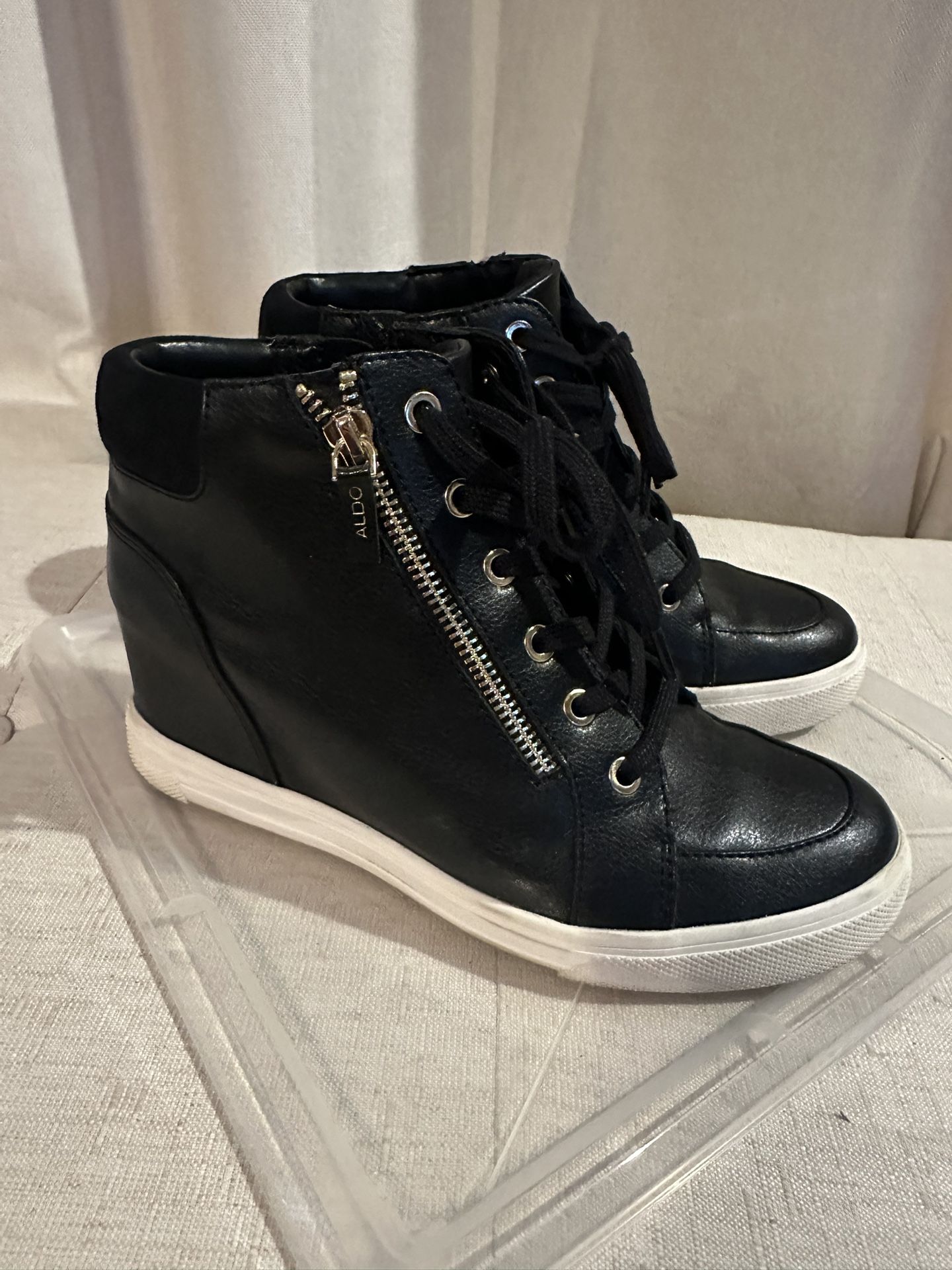 Aldo Hidden Wedge Fashion Sneakers Size 8